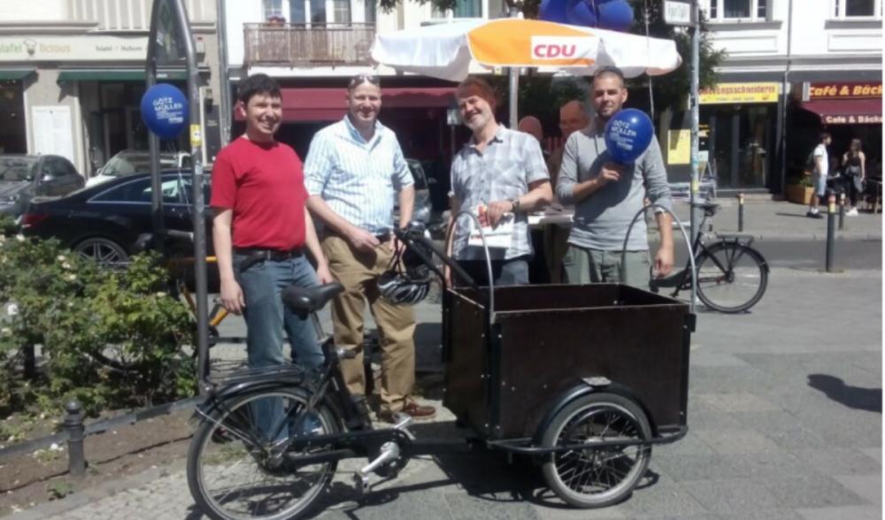 CDU cargo bike on the street.